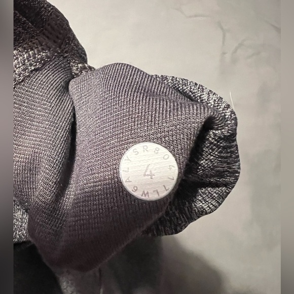 Lululemon Wunder Under Crop (Hi-Rise) *Luxtreme 21 - Picture 9 of 9